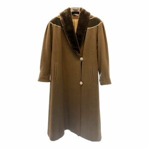 Vintage Goodman Manteau Long Army Green Coat with Plush Faux Fur Collar